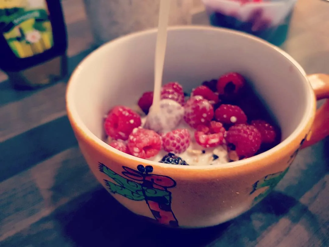 Alexander hat Himbeeren mitgebracht!