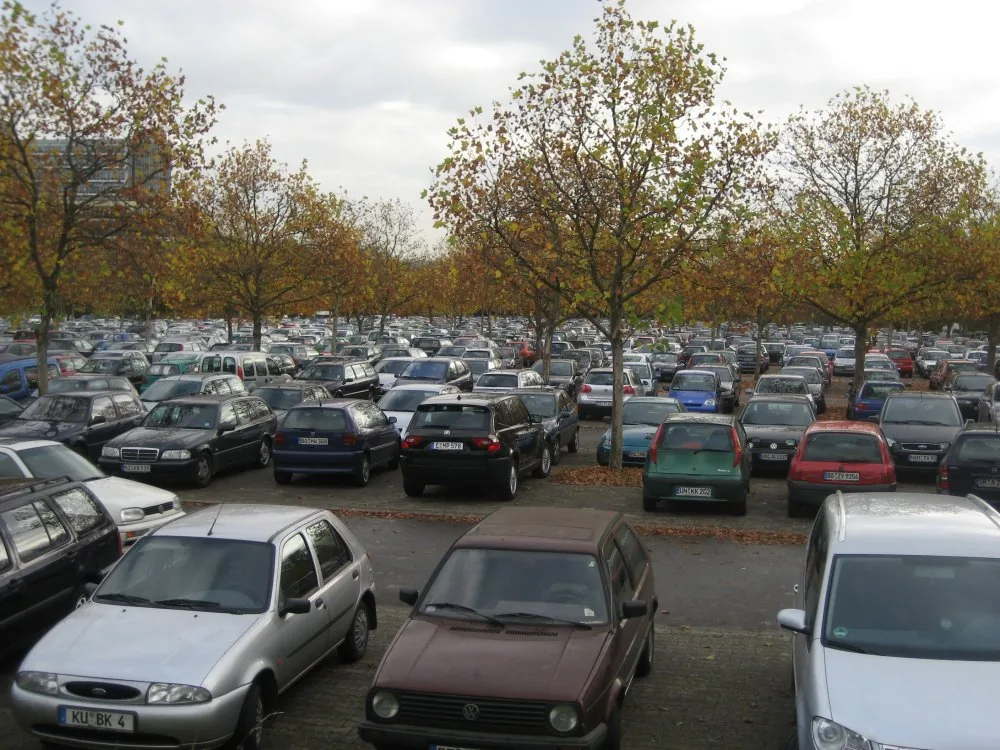 voller_parkplatz.jpg