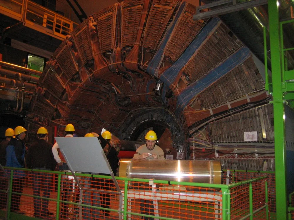 cern3.jpg