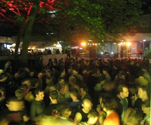 physiker_party2.jpg