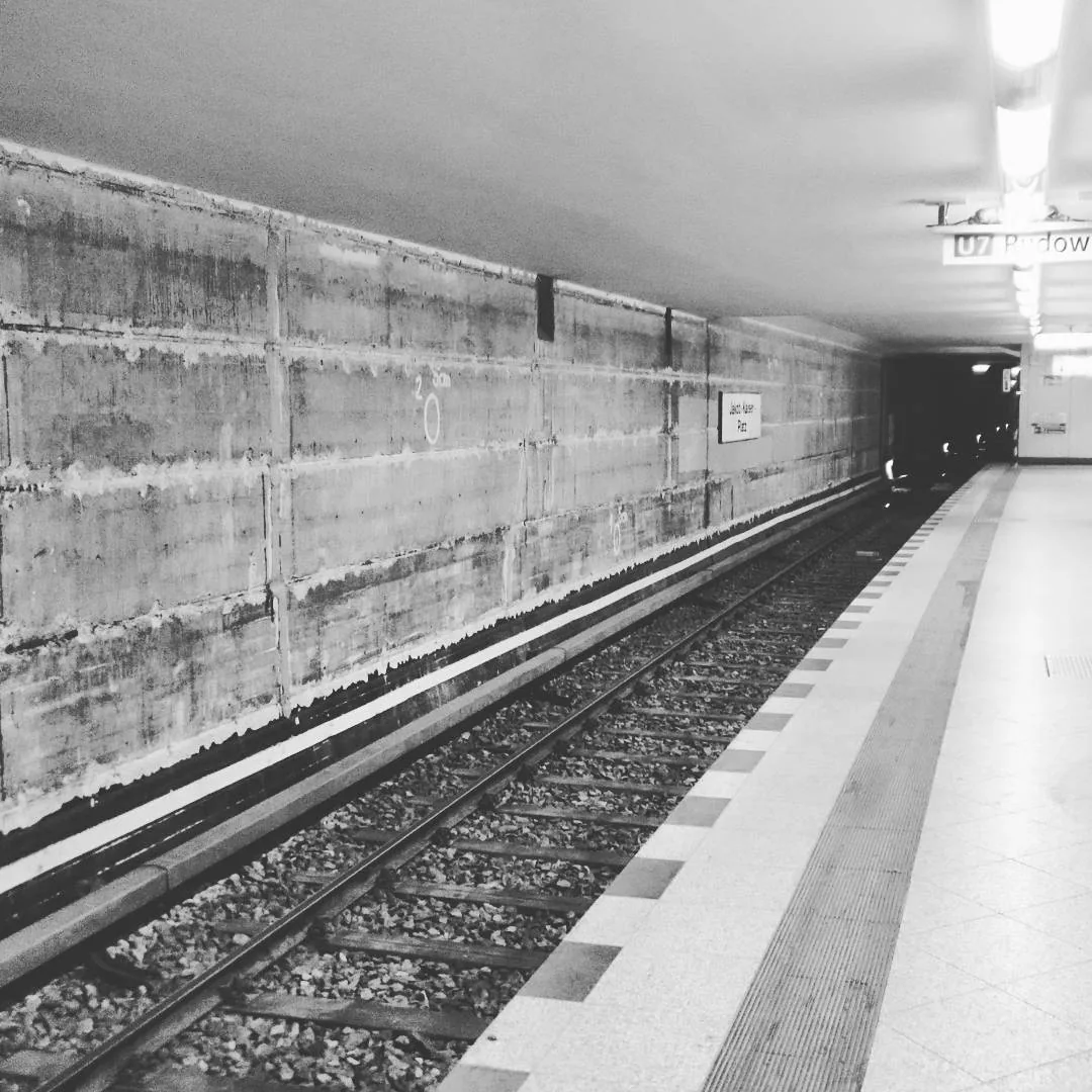 Ubahnhöfe in Berlin kommen nicht an die im Ruhrpott ran! Aber irgendwie hats trotzdem Charme...
