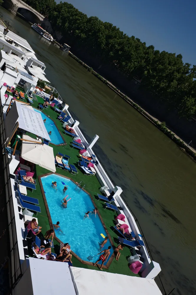 schwimmbad_am_tiber.jpg